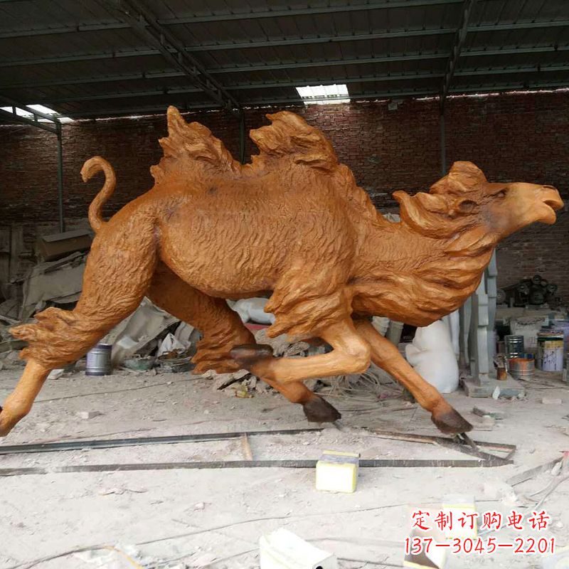 石狮奔跑的骆驼仿真雕塑