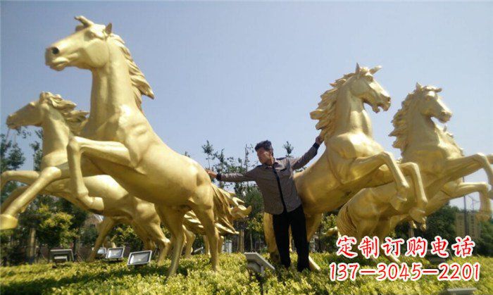石狮高雅而古典的玻璃钢马雕塑