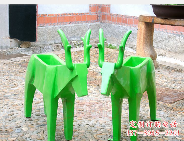 石狮玻璃钢几何花盆雕塑——给动物们一个温暖的家