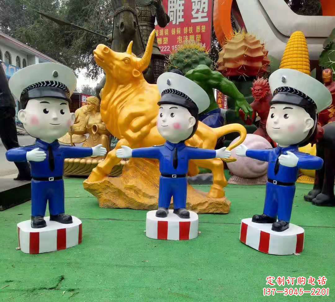 石狮玻璃钢制作的交通警察雕塑