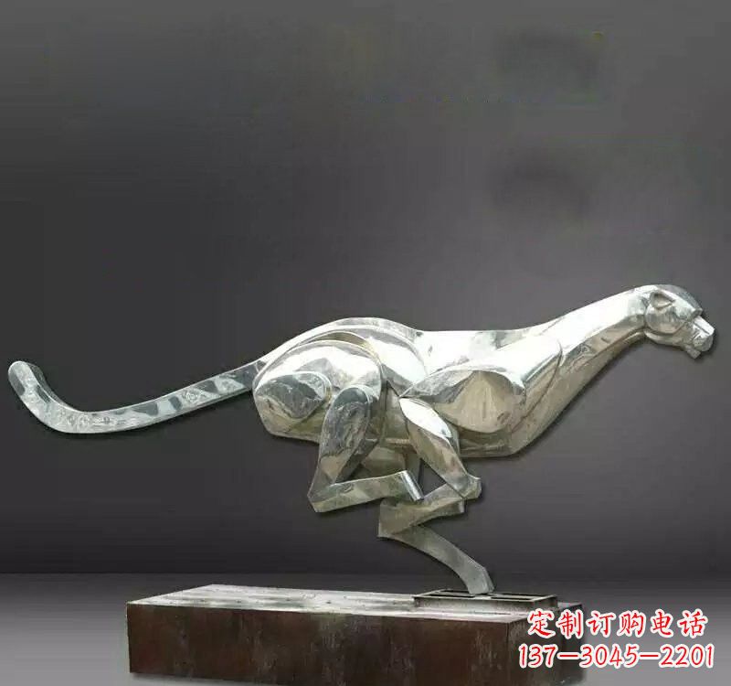 石狮不锈钢豹子雕塑一种精美的雕塑艺术