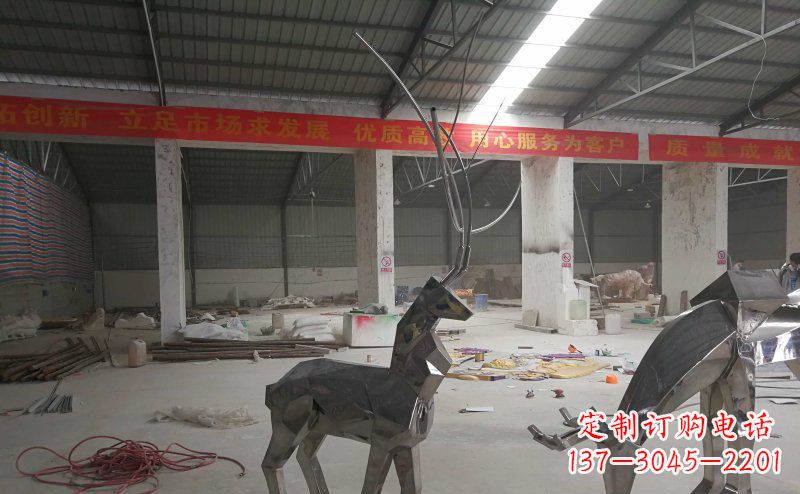 石狮不锈钢麋鹿雕塑静谧美丽的自然之美