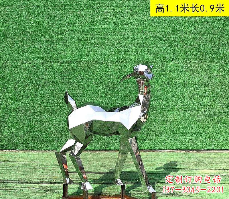 石狮不锈钢小鹿雕塑精致而可爱