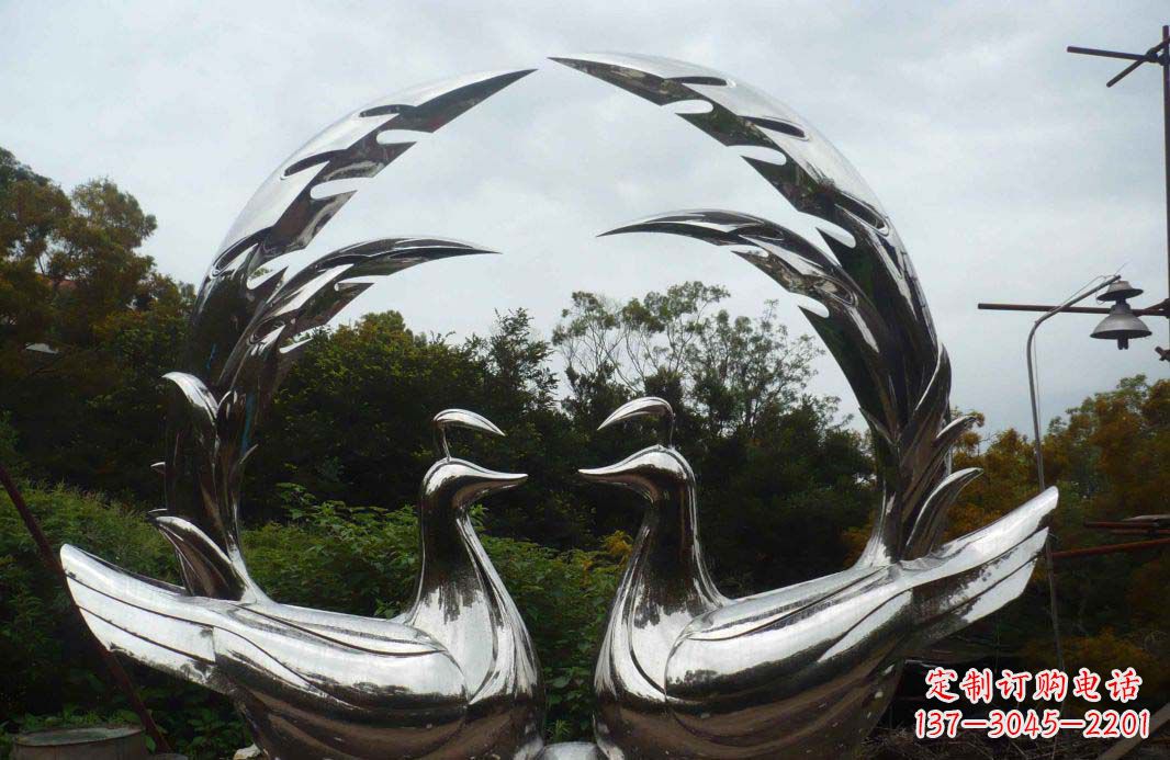 石狮不锈钢孔雀雕塑浪漫与灵动