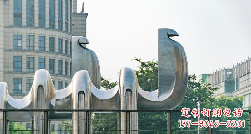 石狮不锈钢骆驼给街边带来美丽
