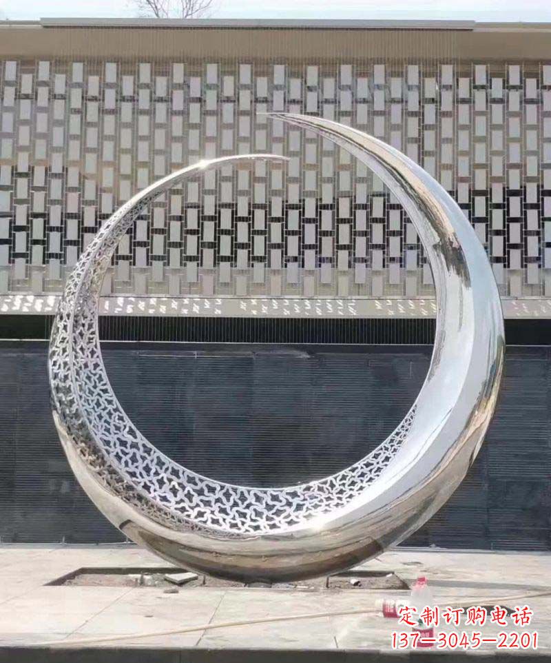 石狮不锈钢抽象月亮雕塑1