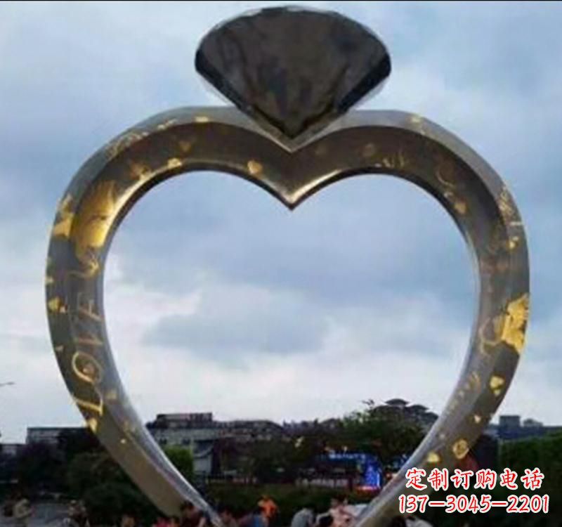 石狮不锈钢创意戒指雕塑拥有独一无二的外观