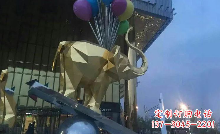 石狮大象踩高跷——点缀城市景观