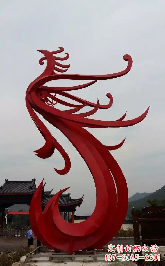 石狮凤凰雕塑象征着和平与繁荣
