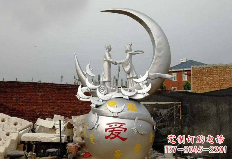 石狮牛郎织女传说的不锈钢雕塑