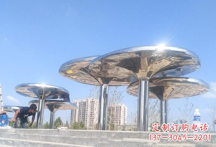 石狮不锈钢广场凉亭雕塑——精美雕塑点缀美丽环境