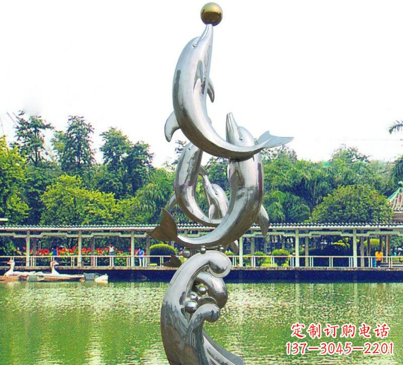 石狮海豚的美丽雕塑