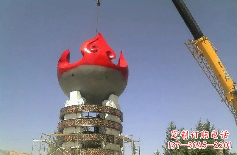 石狮不锈钢火炬雕塑象征着永恒的精神