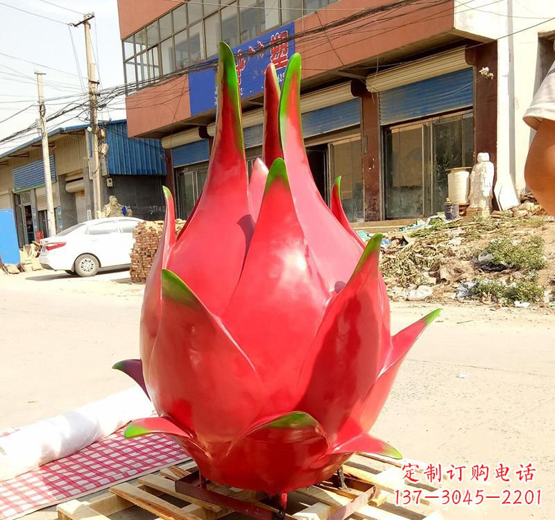 石狮精美不锈钢火龙果雕塑