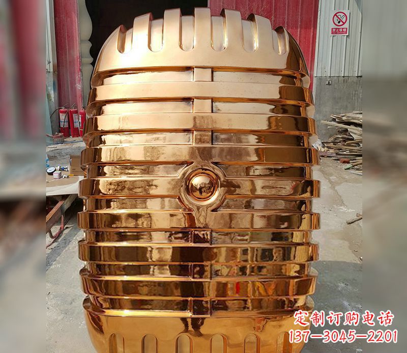 石狮精美不锈钢话筒雕塑