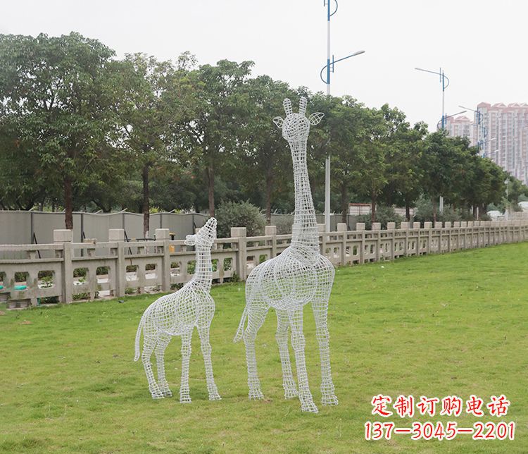 石狮精美的不锈钢长颈鹿雕塑