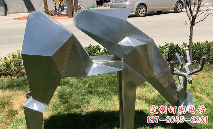 石狮不锈钢梅花鹿雕塑给公园带来美丽风景