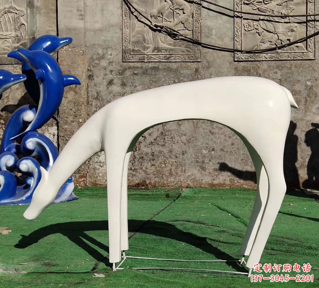 石狮不锈钢喷漆艺术小鹿雕塑——精美雕塑,给您不一样的视觉享受