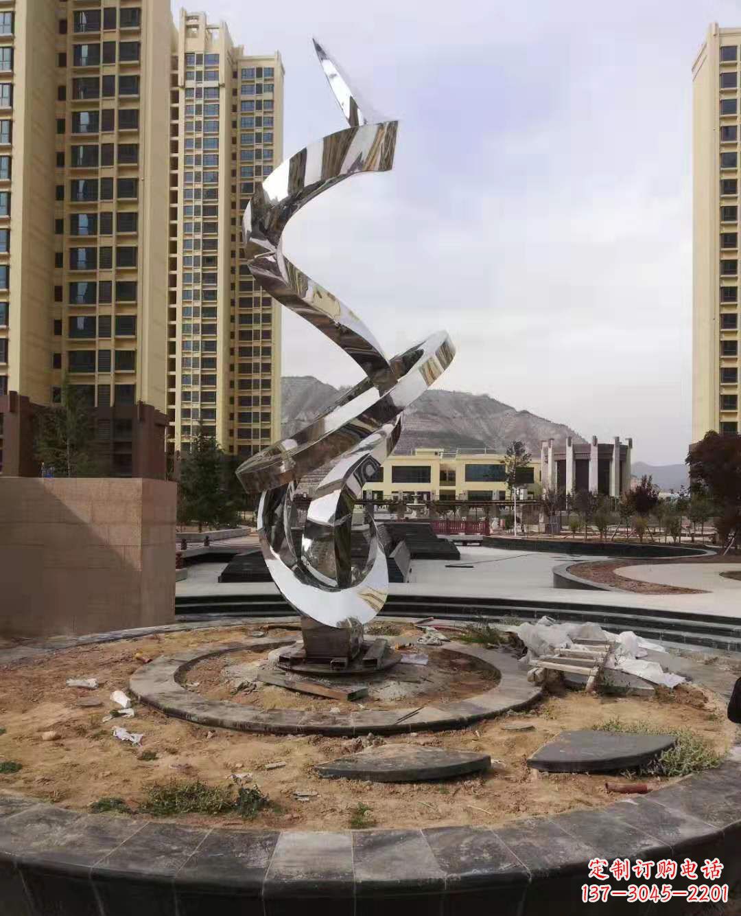石狮飘带雕塑美化城市空间的艺术