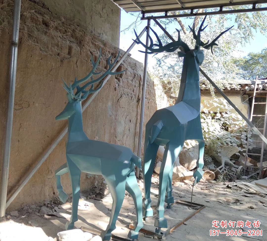 石狮不锈钢切面景观鹿雕塑——给景观增添优雅