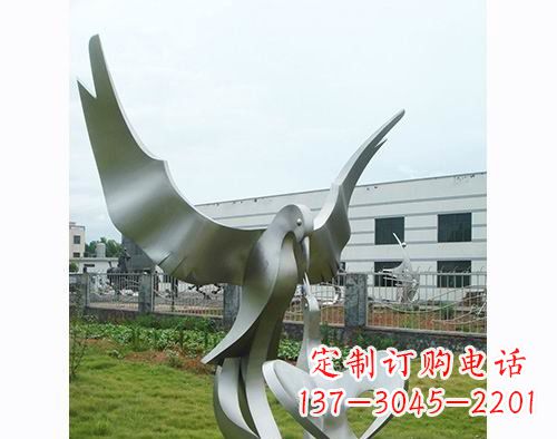 石狮面世的不锈钢动物雕塑