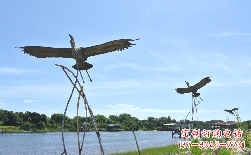 石狮不锈钢仙鹤雕塑象征着自由之美
