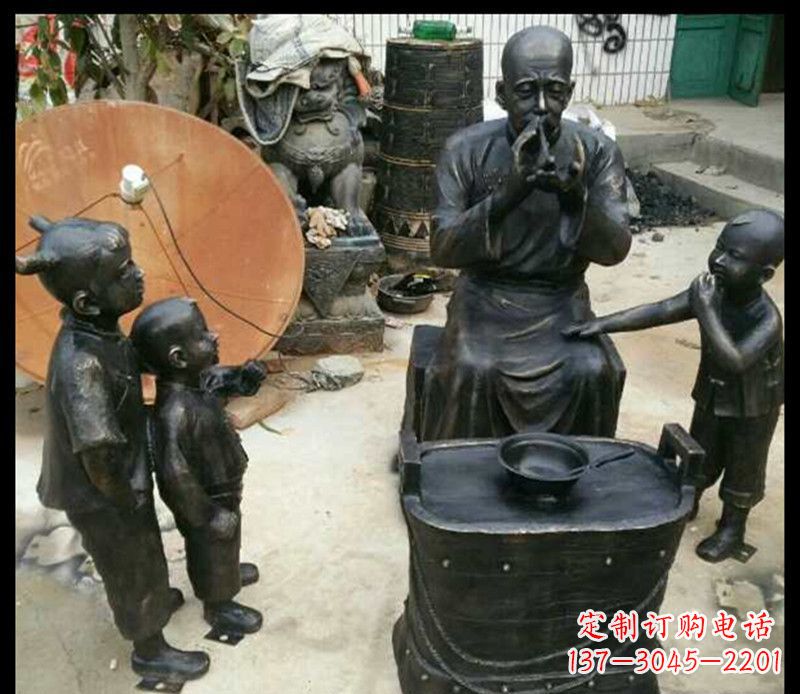 石狮糖果街上的铜雕精灵
