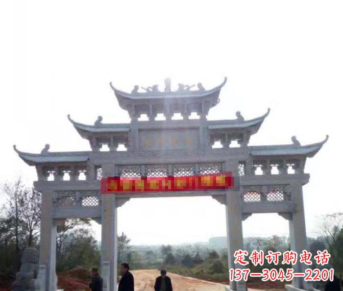 石狮村庄三门石雕牌楼