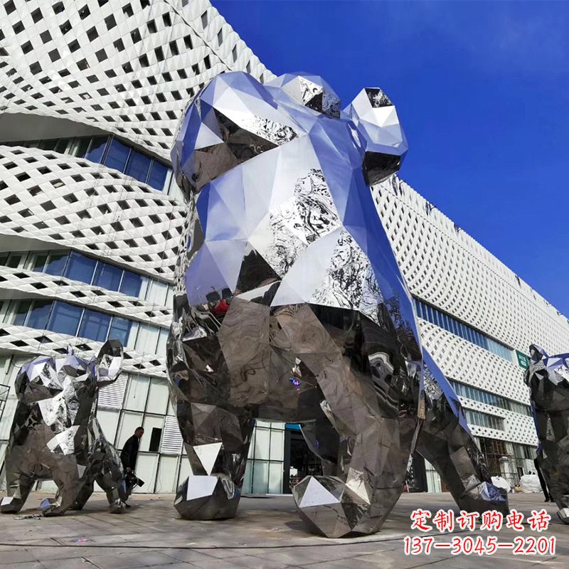 石狮优雅可爱的面部狗雕塑
