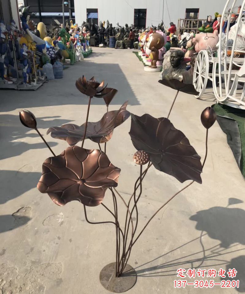 石狮精美锻铜荷花雕塑