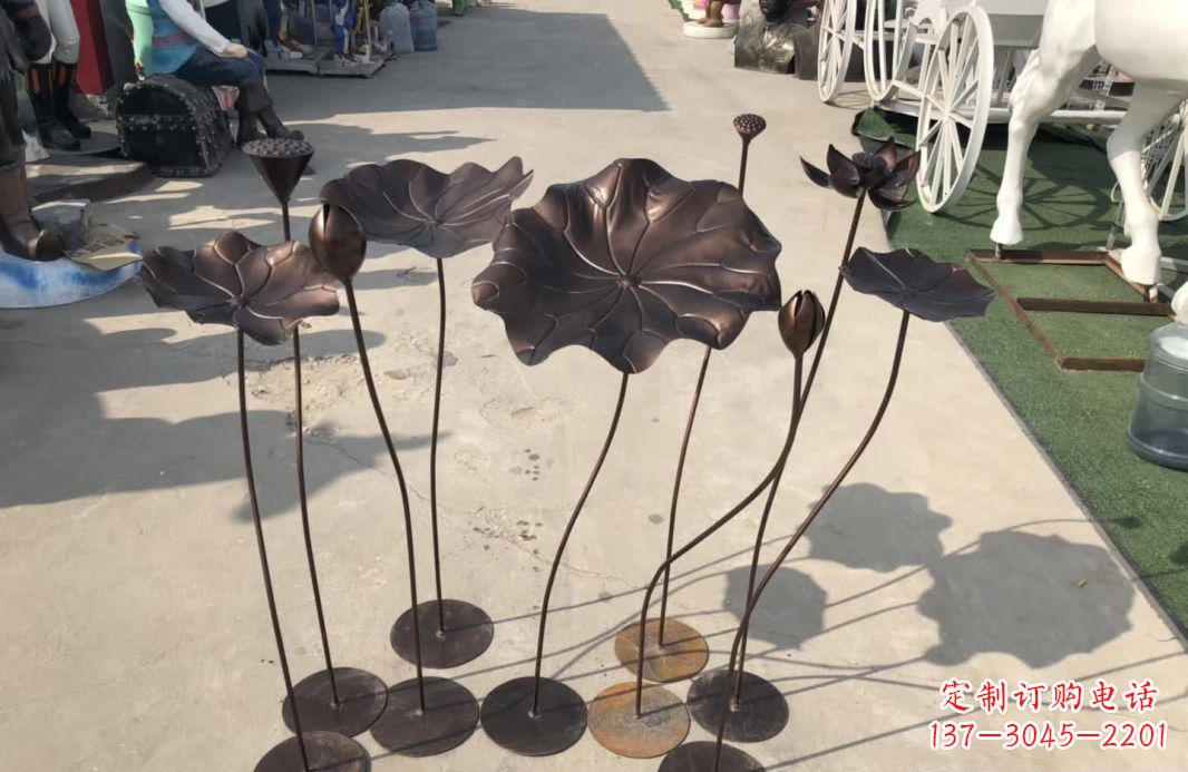 石狮锻铜园林异彩纷呈的荷花雕塑