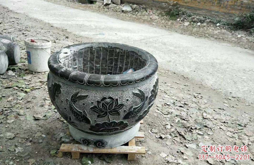 石狮仿古圆形水缸石雕
