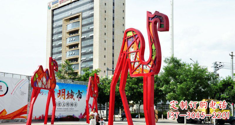 石狮品质精良的公园不锈钢骆驼雕塑