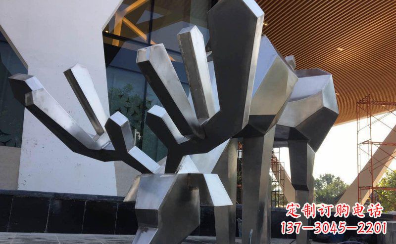 石狮聚体雕塑抽象几何驯鹿