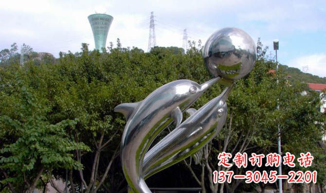石狮高贵静谧的不锈钢海豚顶球雕塑