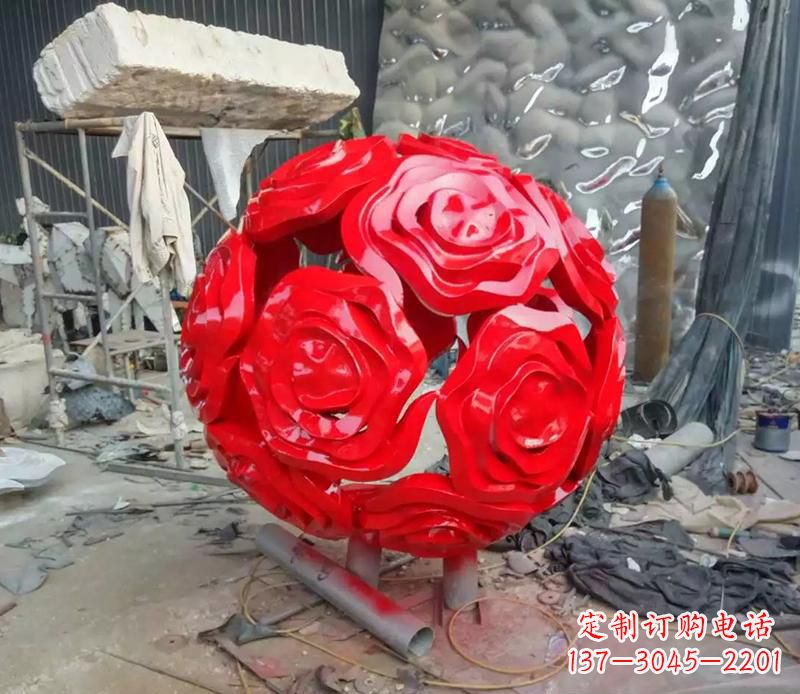 石狮优雅柔美的玫瑰雕塑
