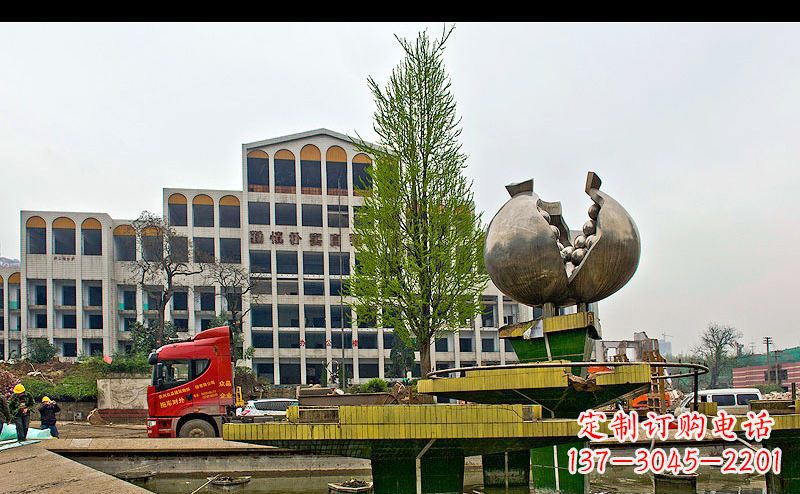 石狮精美不锈钢石榴景观雕塑