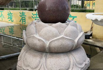石狮金色彩绘风水球雕塑