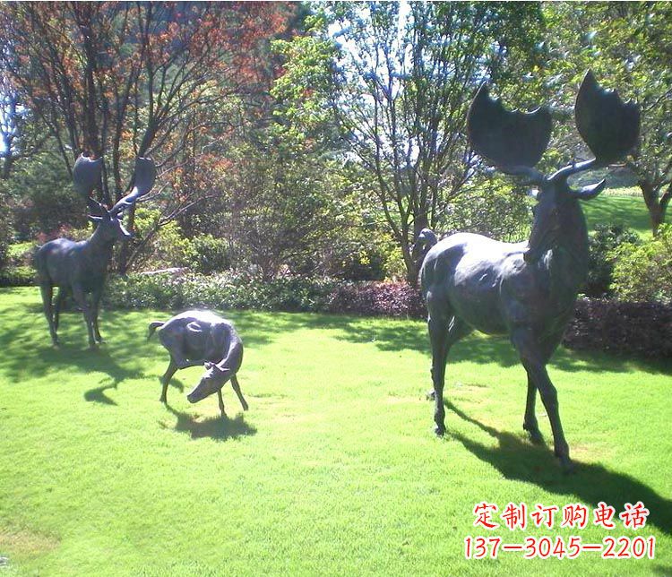 石狮以传统工艺铸造大角鹿铜雕