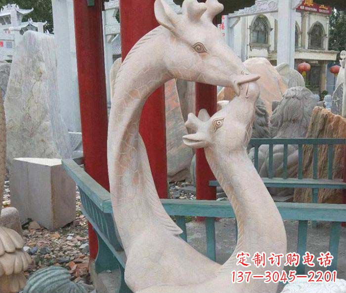 石狮公园动物晚霞红母子鹿石雕