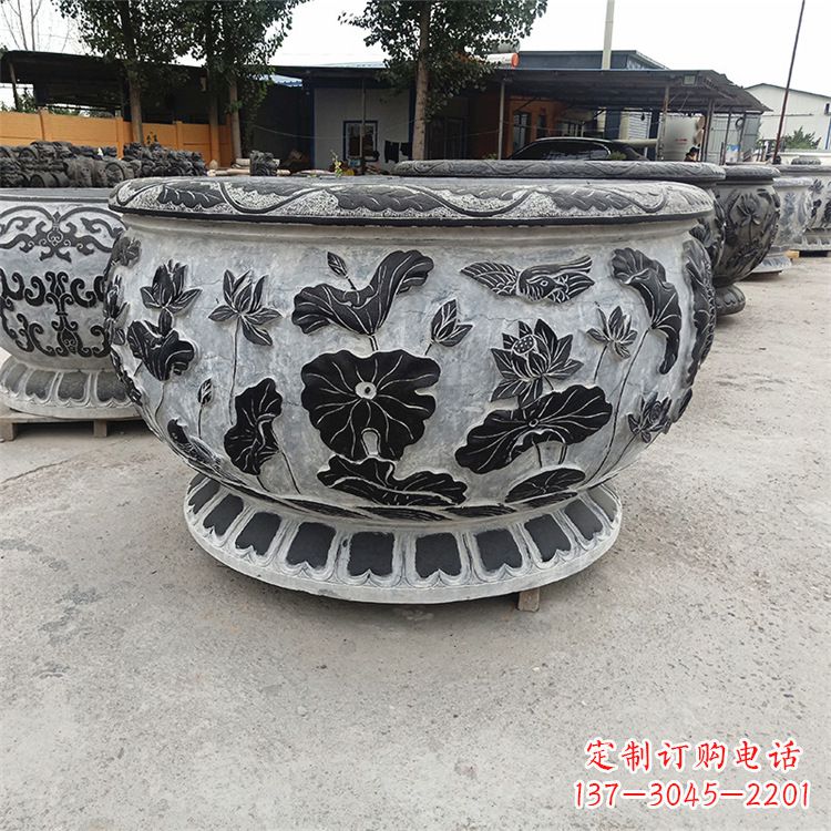 石狮精美石雕水缸——雕刻您的艺术一生