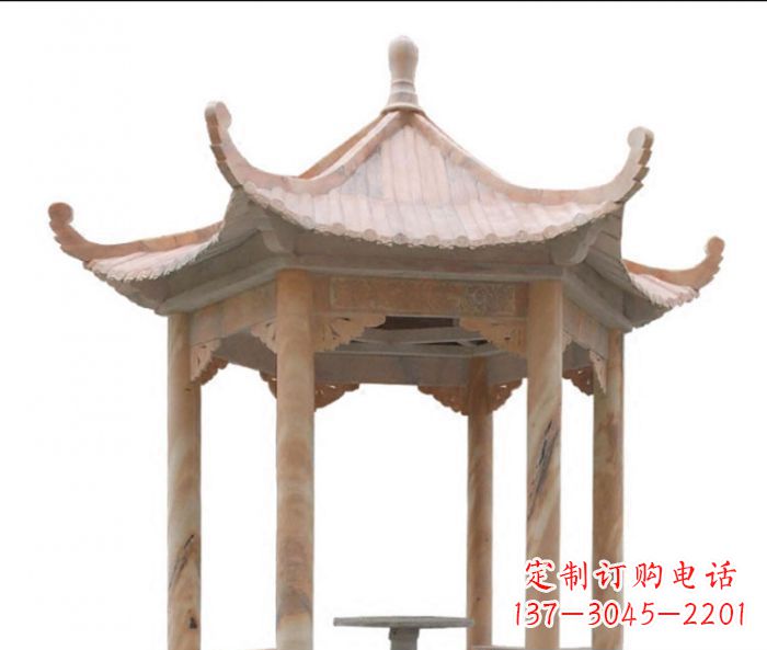 石狮美丽而优雅的公园晚霞红六角石凉亭雕塑
