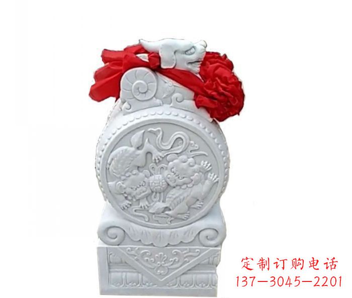 石狮中领雕塑的精美玉石门墩雕塑是一个经过精心…