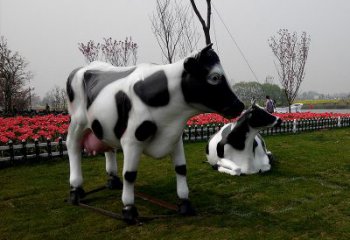 石狮真实农场气息的户外仿真奶牛雕塑