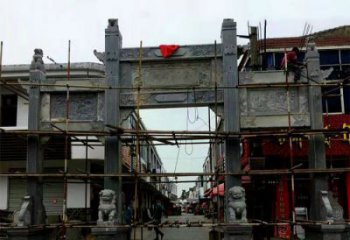石狮中领雕塑-精美街道三门石雕牌楼