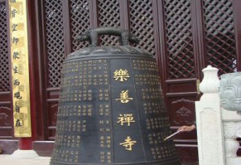 石狮精致优雅的乐善禅寺铜钟