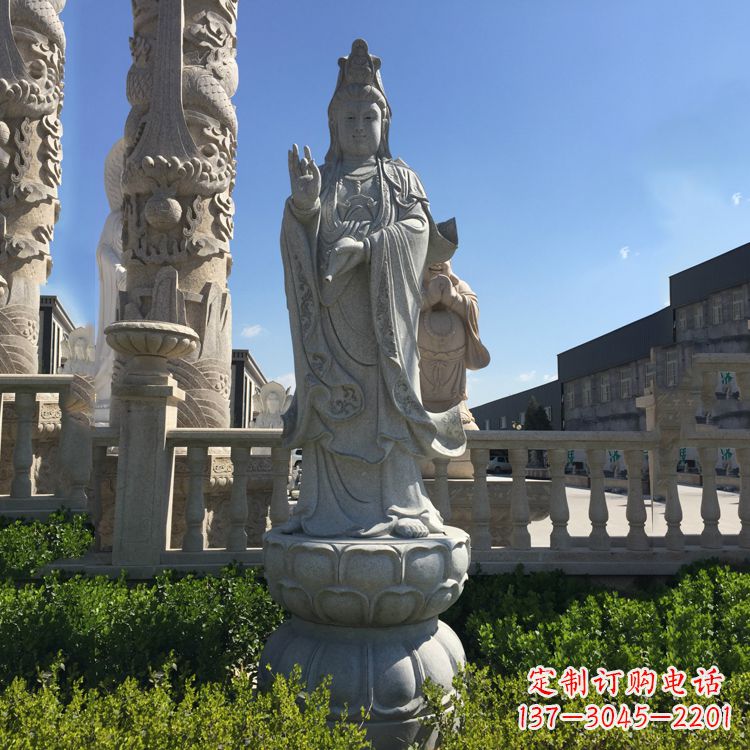 石狮精美神圣的观音菩萨石雕塑