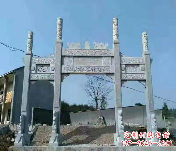 石狮三门仿古牌坊石雕,精致雕刻典雅之美