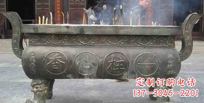 石狮寺庙铸铜四足香炉