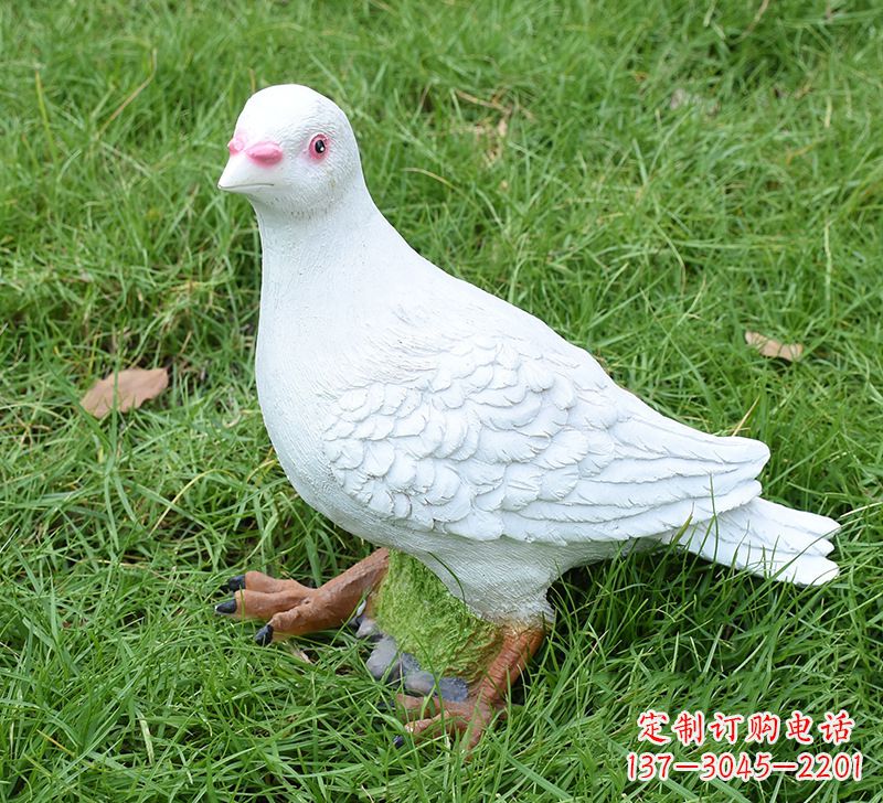 石狮西方的鸽子雕塑